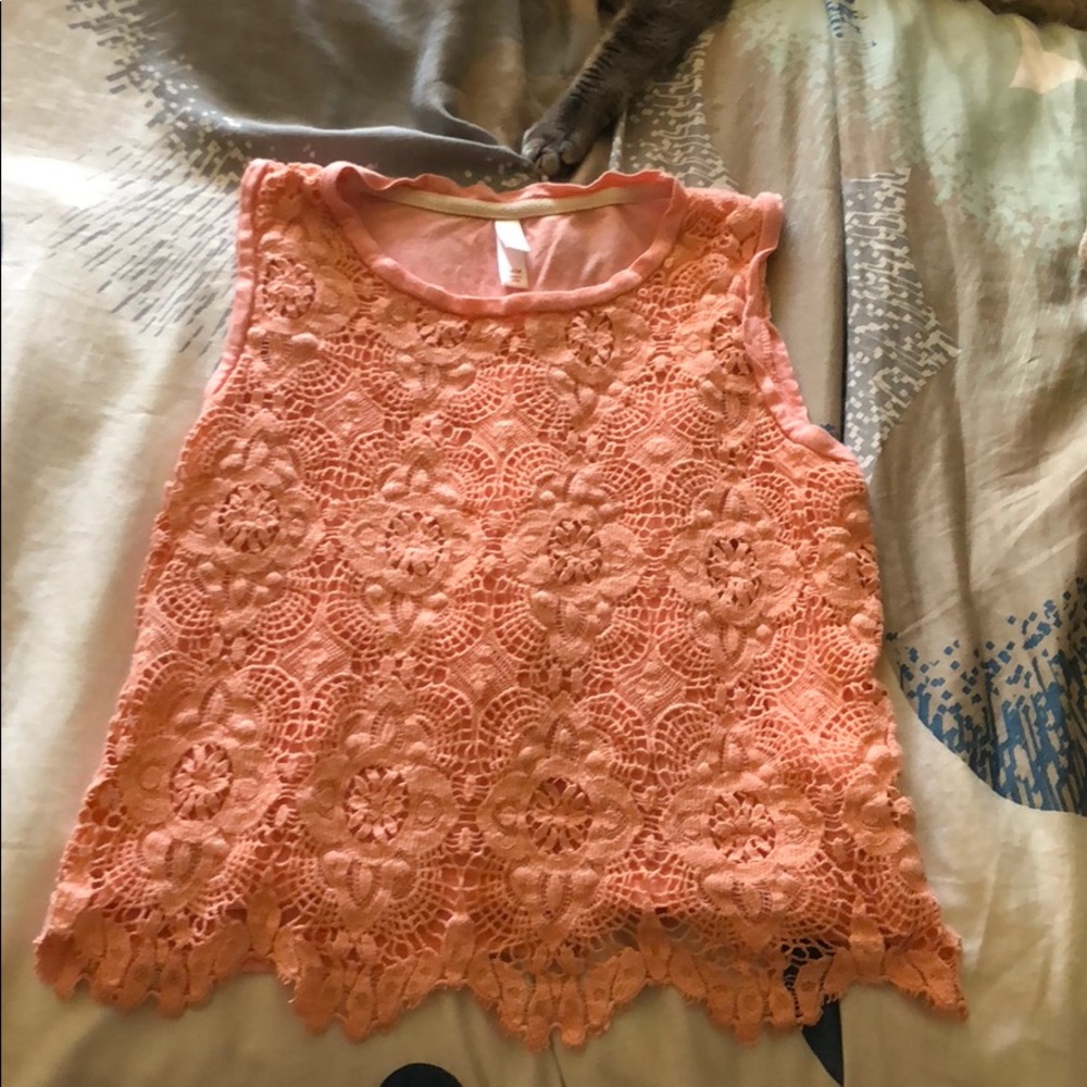 Pale pink crop top
